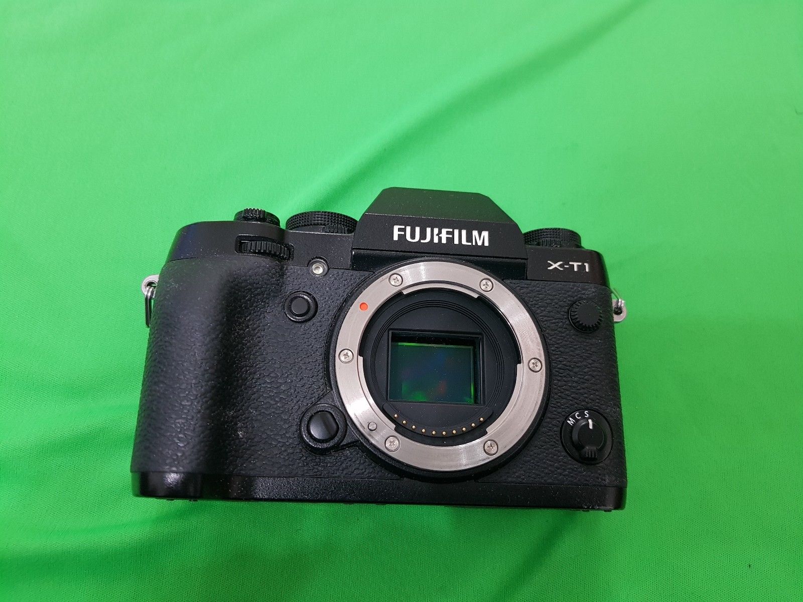 Fujifilm Fuji X-T1 16.3MP  Schwarz. Nur Gehäuse