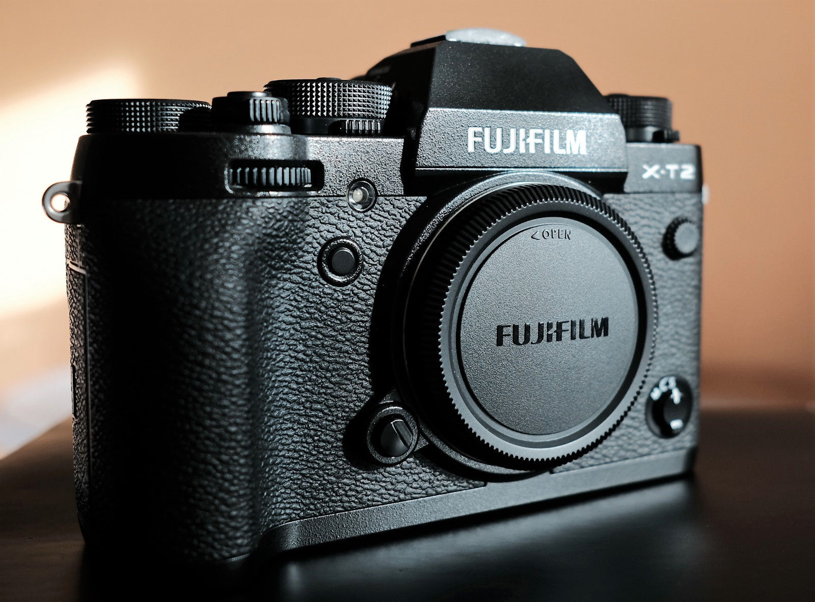 Fujifilm X-T2 Body in neuwertigem Zustand, mit OVP und Restgarantie.