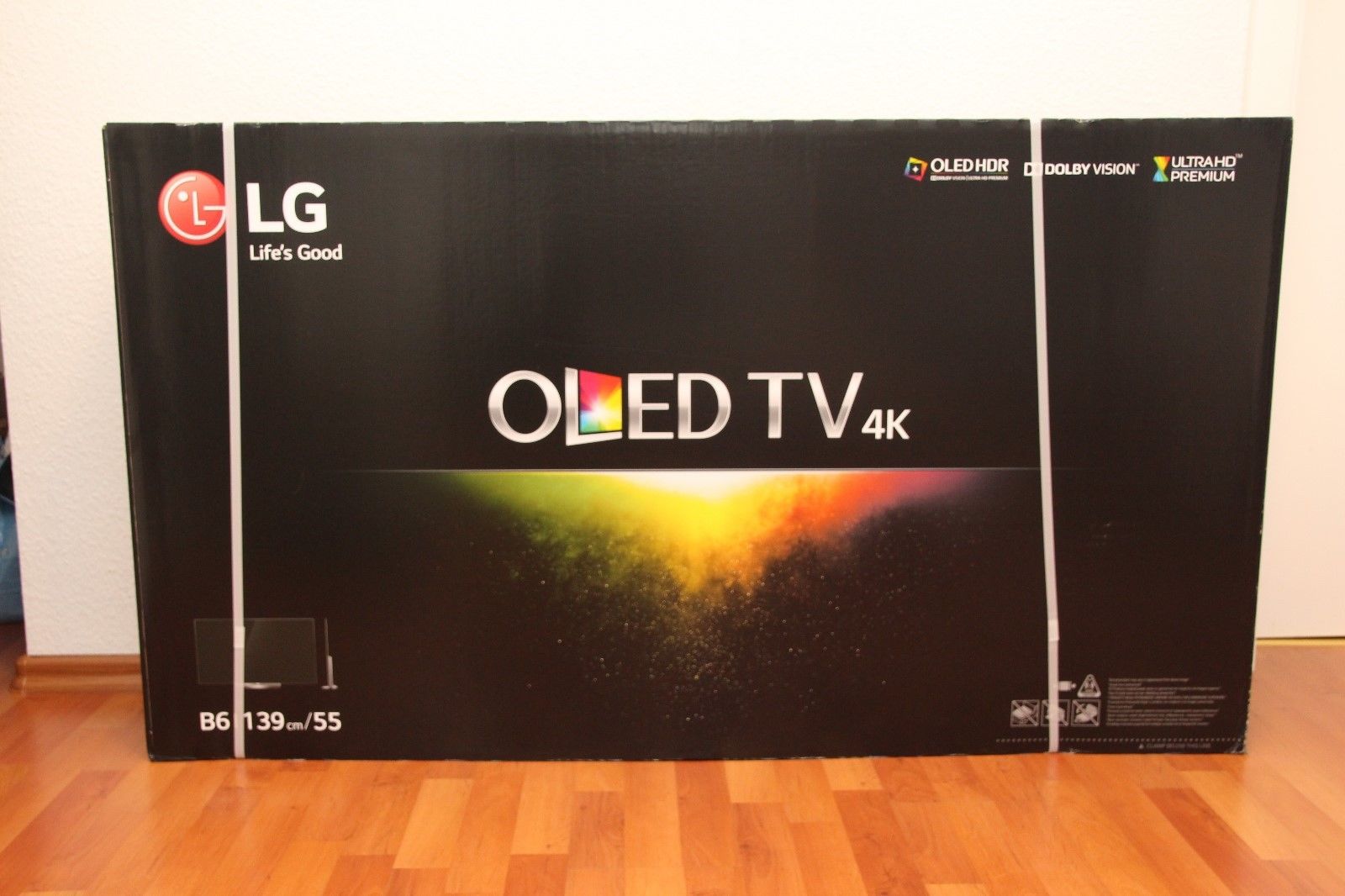 LG OLED55B6D - 55 Zoll OLED Fern Fernseher Ultra HD 4K HDR Triple Tuner Smart TV
