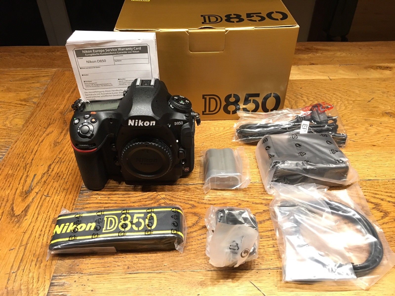 Nikon D 850 - Neu, Unbenutzt mit Originalrechnung und Garantie