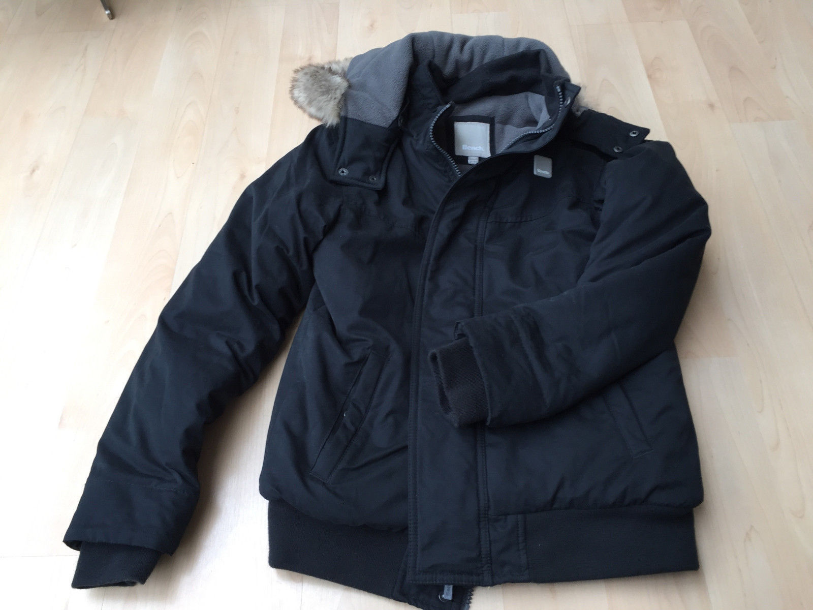 Bench Jungen Winterjacke eine Woche getragen wie Neu