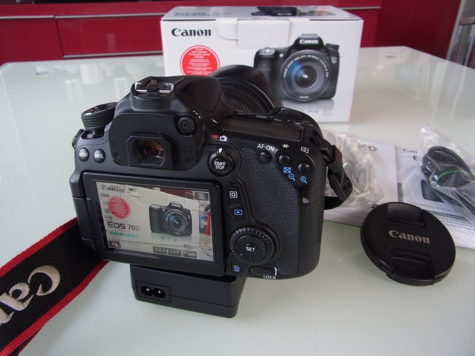 Canon EOS 70D mit Kit EF-S 18-135mm f/3.5-5.6 - sehr gepflegt