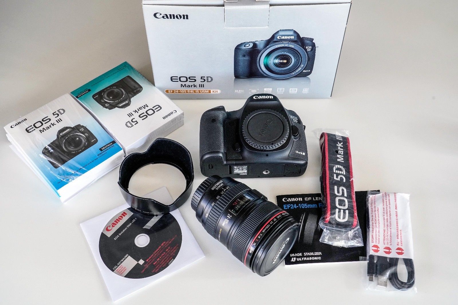 Canon EOS 5D Mark III 22.3 MP SLR-Digitalkamera - Kit mit EF 24-105 - neuwertig