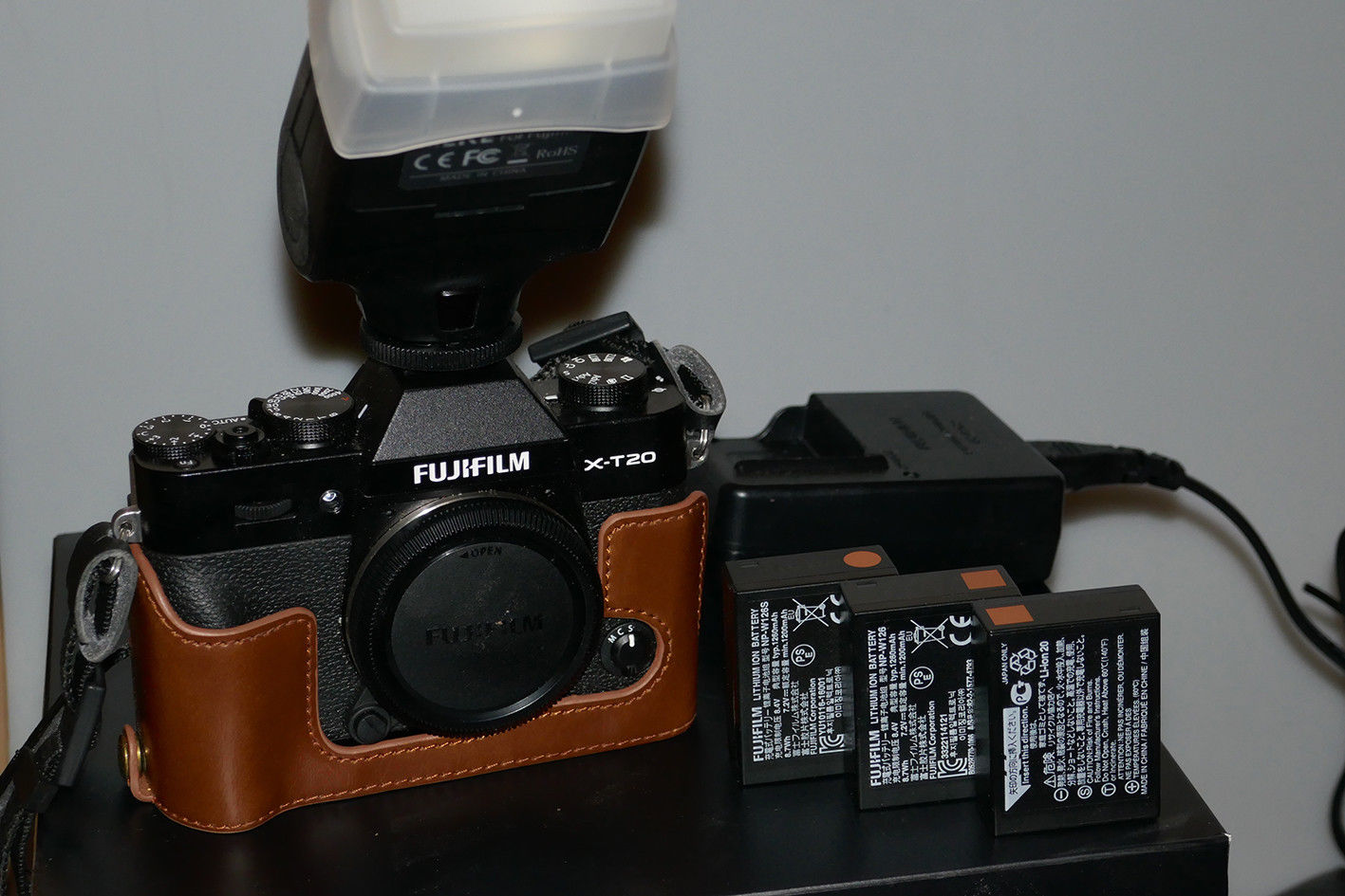 Fujifilm X-T20 XT20 X T20 Gehäuse Body Fuji mit Blitz und 3 Ak. nur 6000 Bilder 