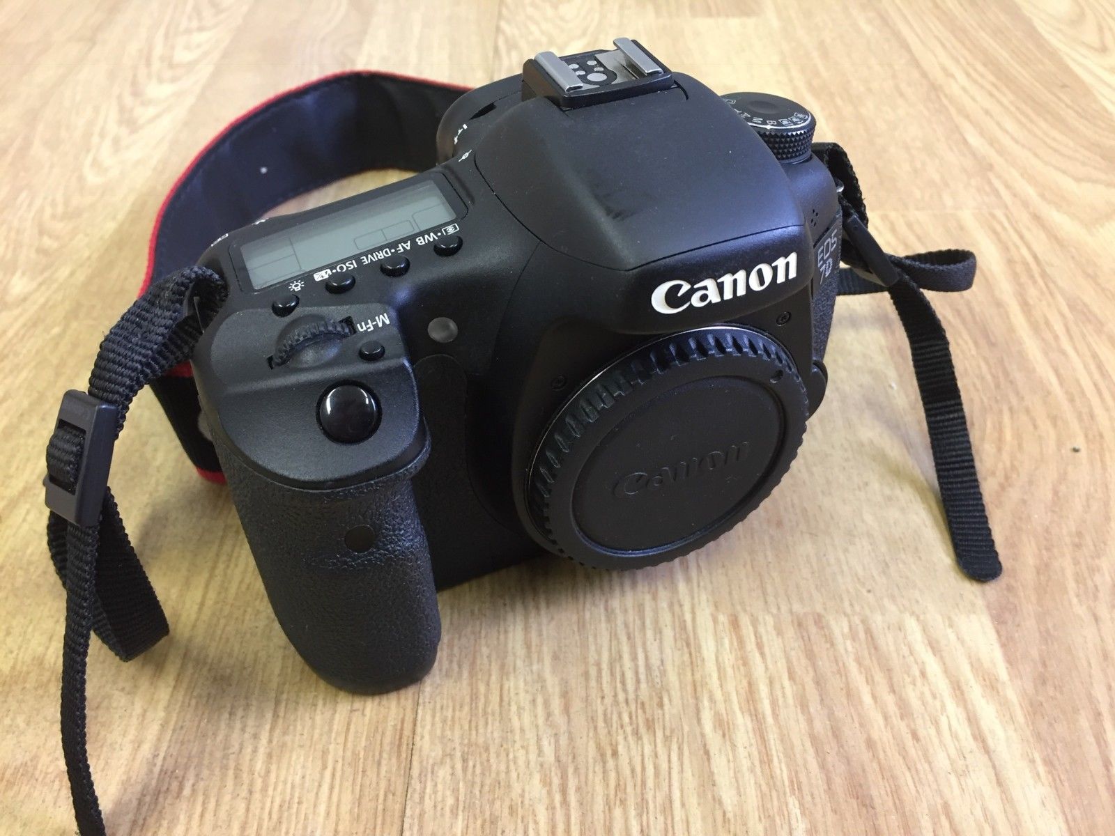 Canon EOS 7D 18.0 MP Digitalkamera Schwarz ohne Objektiv im Originalkarton