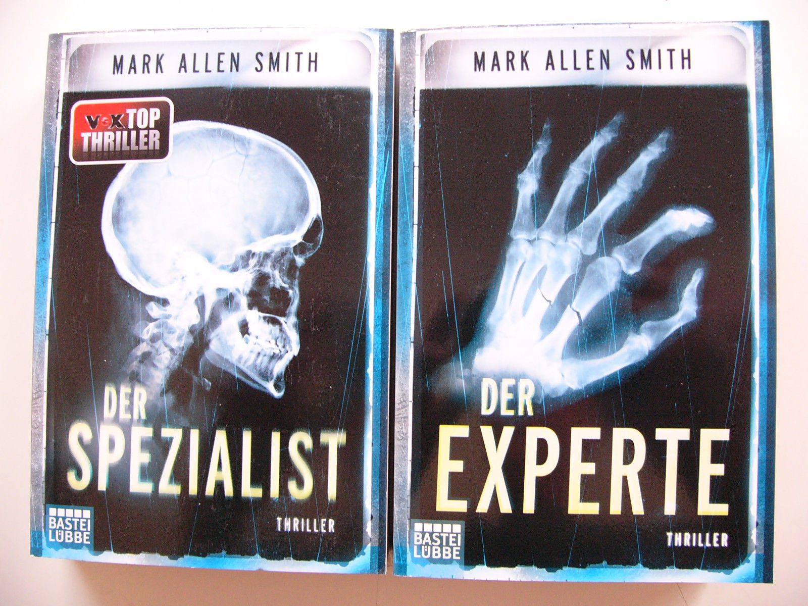 Der Spezialist UND Der Experte von Mark Allen Smith UNGELESEN 2 Thriller 1 Preis