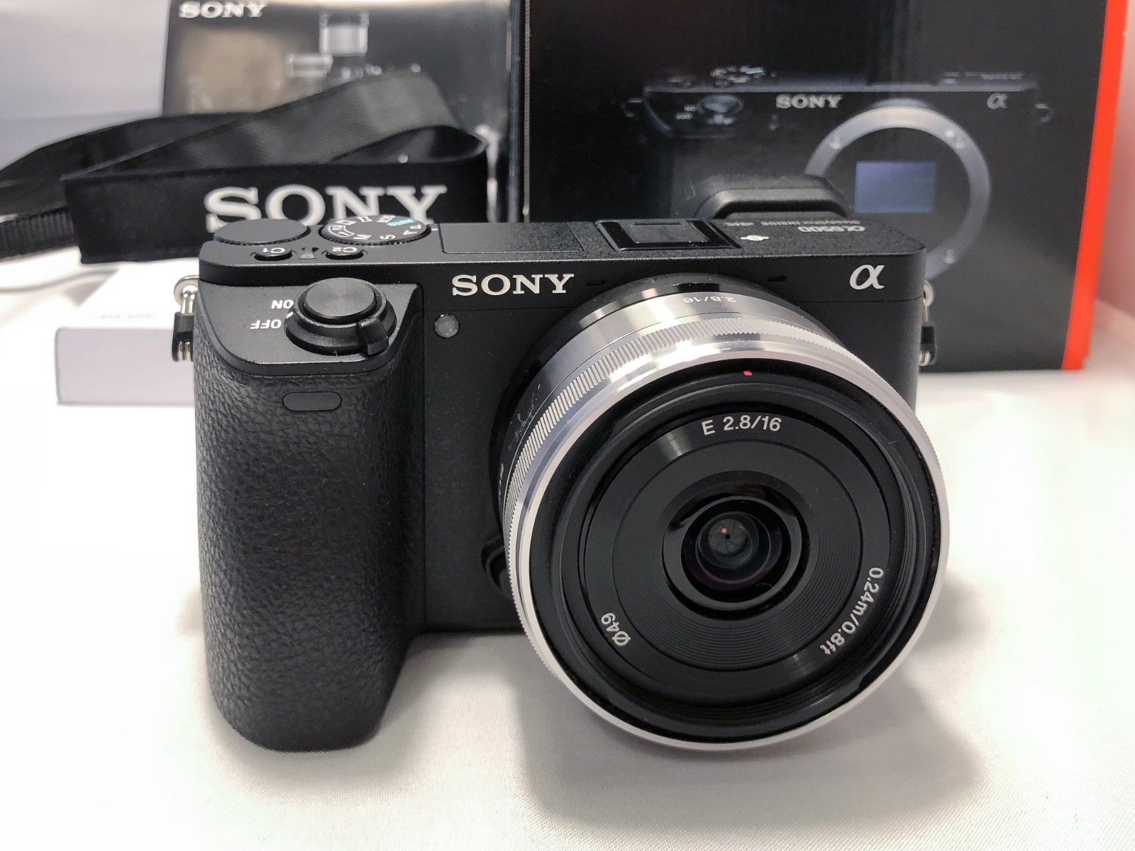 Sony Alpha ILCE-6500 24.2 MP Digitalkamera - Schwarz mit Sony SEL16F28 16mm F2.8