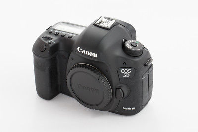 Canon EOS 5D Mark III Body inklusive Zubehör, near Mint, ca. 9010 Auslösungen