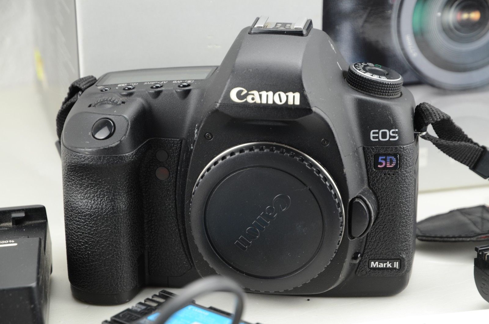 Canon EOS 5D Mark II 21.1 MP SLR-Digitalkamera - Auslösungen/shutter count: 6126