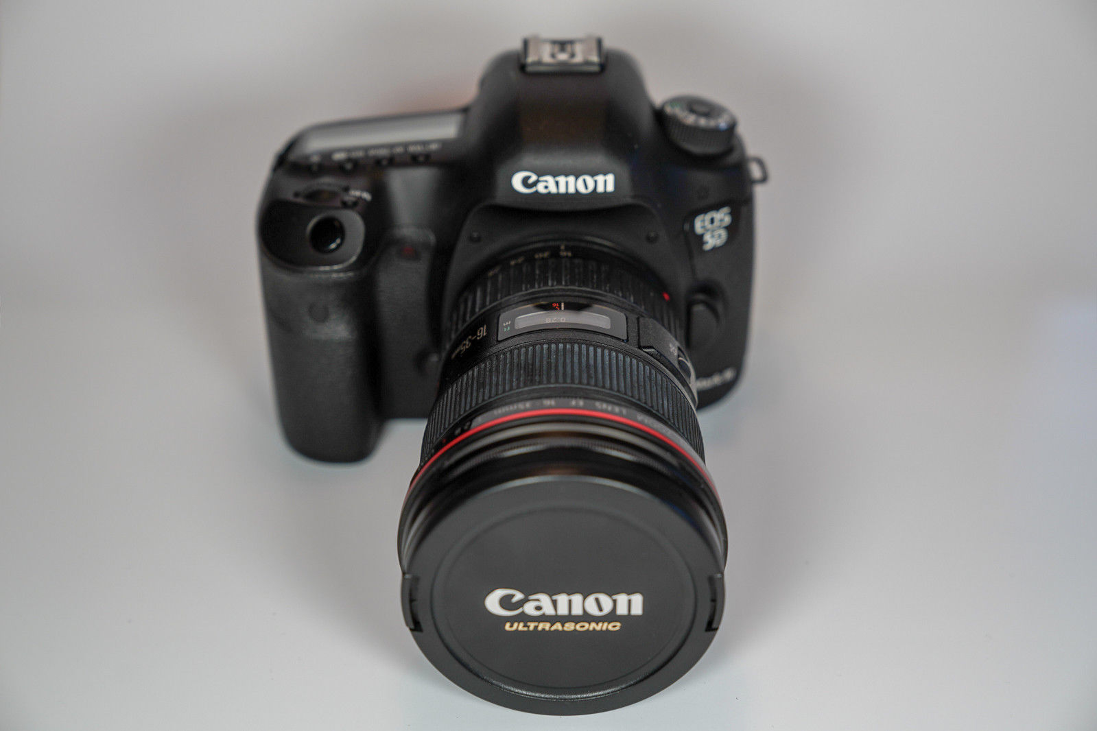 Canon EOS 5D Mark III 22.3 MP SLR-Digitalkamera - Schwarz (Kit m/ EF 16-35 mm...