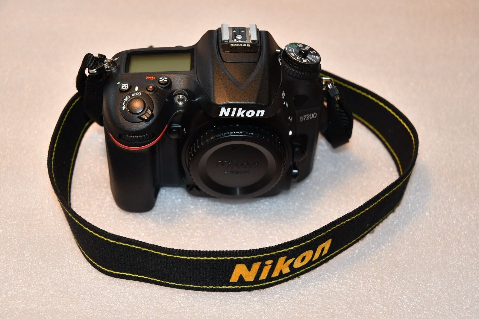 Nikon D D7200 24.2 MP SLR-Digitalkamera nur Body/Gehäuse