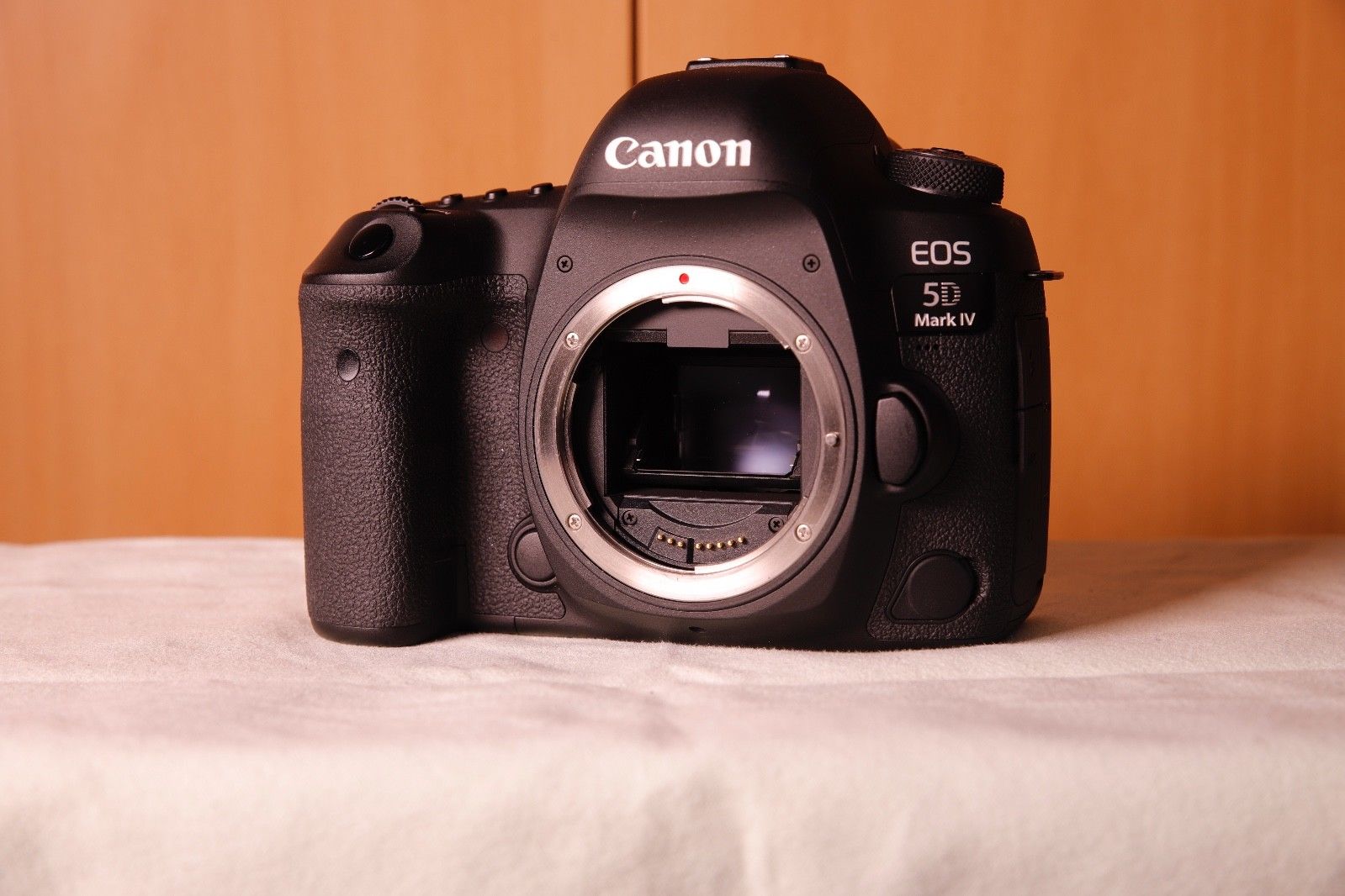 Canon EOS 5D Mark IV 30.4MP Digitalkamera (Nur Gehäuse) NUR 3.055 AUSLÖSUNGEN!