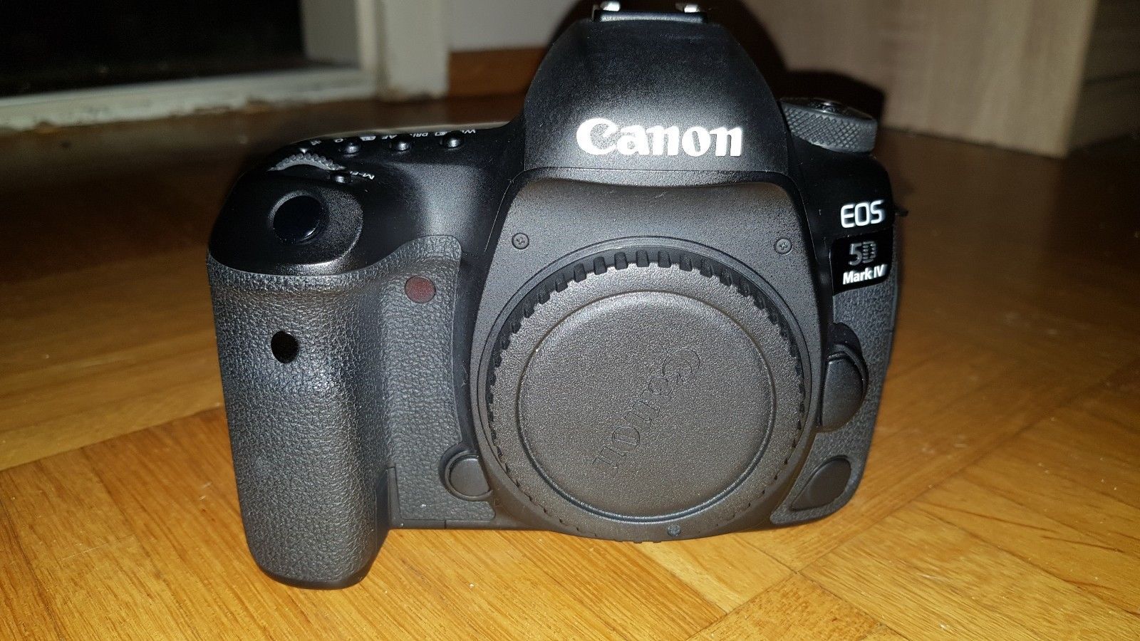 Canon EOS 5D Mark IV 30.4MP Digitalkamera - NUR GEHÄUSE