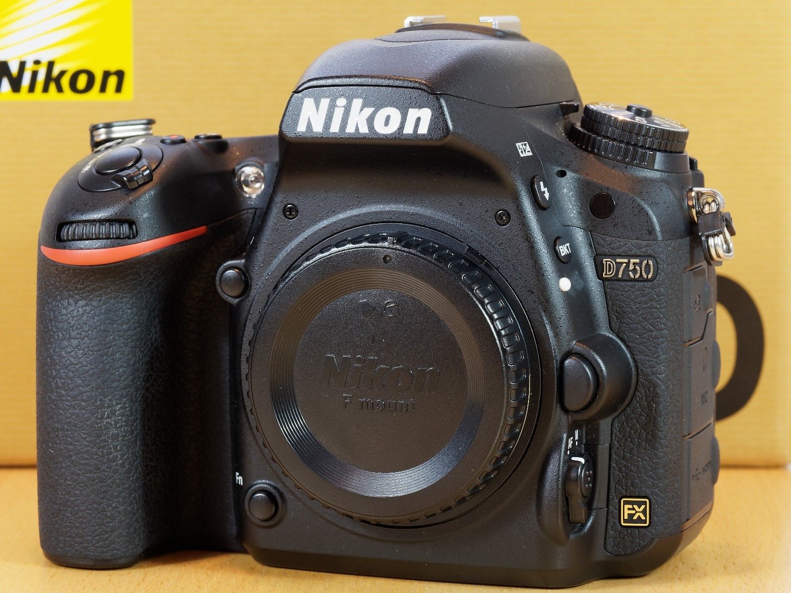 Nikon D750 Gehäuse (7500 Auslösungen, Super Zustand)