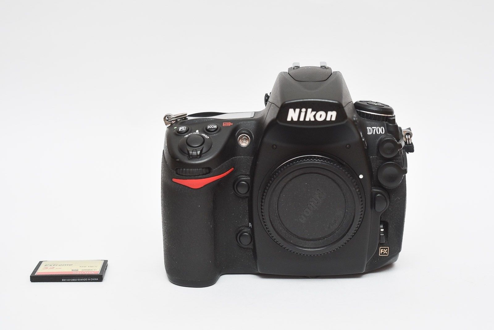 Nikon D700 FX Vollformat Kamera   guter Zustand inkl. 32GB Sandisk Extreme
