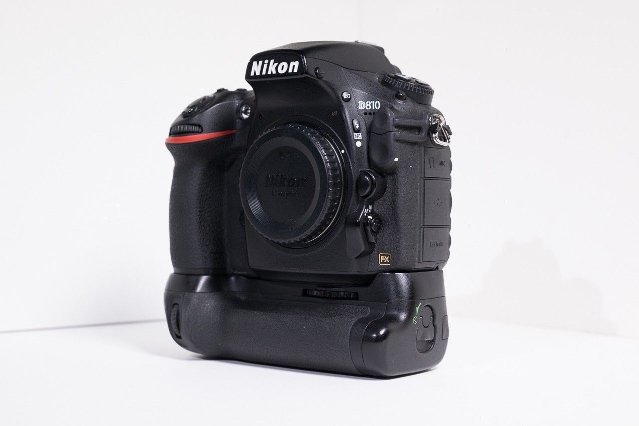 Nikon D810 mit Batteriegriff und Zubehörpaket