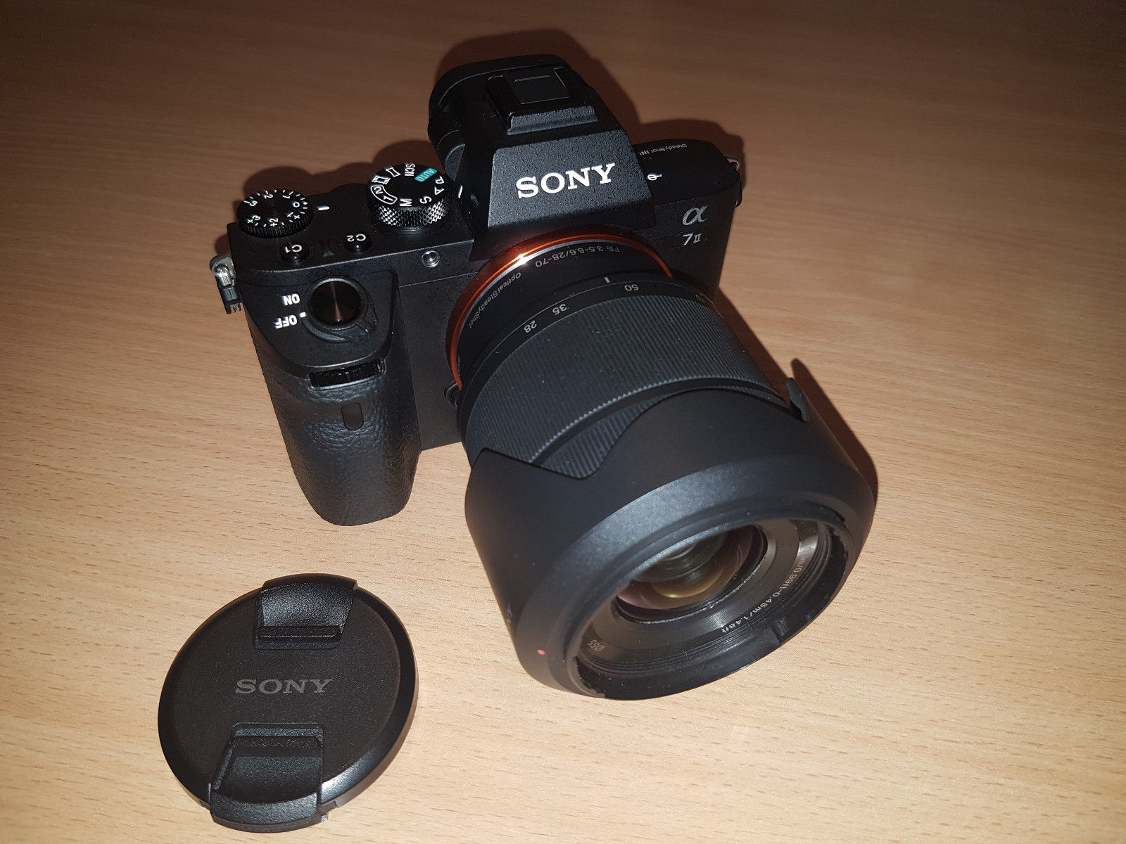 Sony Alpha 7 II (ILCE-7M2KB) schwarz mit Kit Objektiv (FE 28-70mm f/3.5-5.6 OSS)