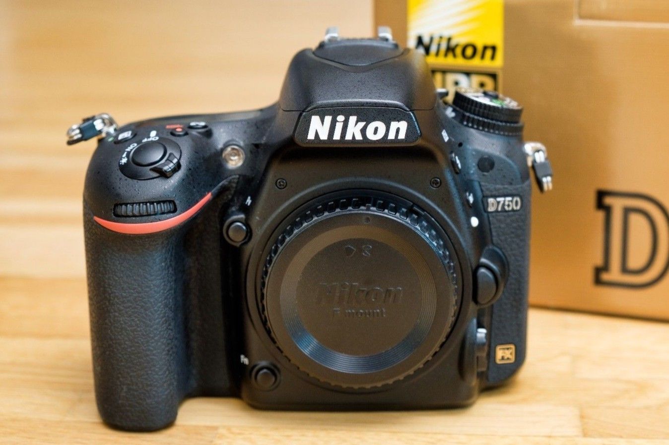 Nikon D750 SLR-Digitalkamera (Nur Gehäuse) + ML-L3 Remote Control