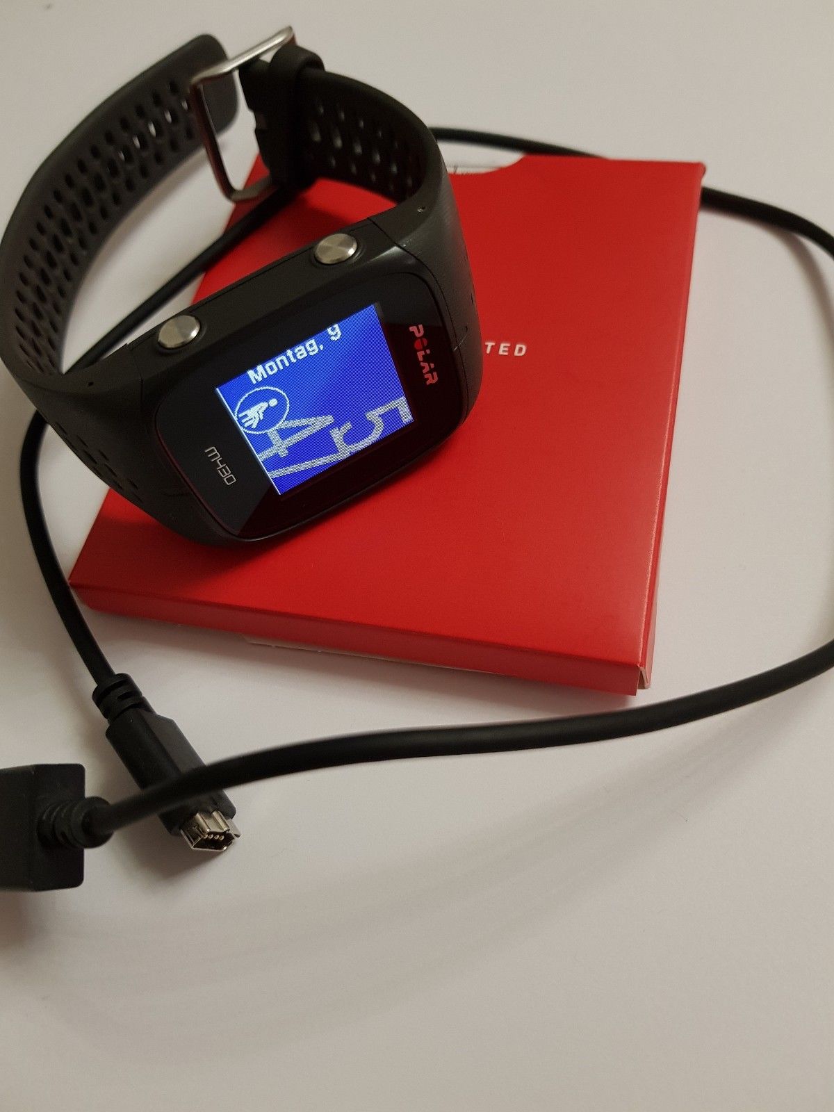 Polar M430 GPS Uhr Laufcomputer HF Messung am Handgelenk Schwarz 