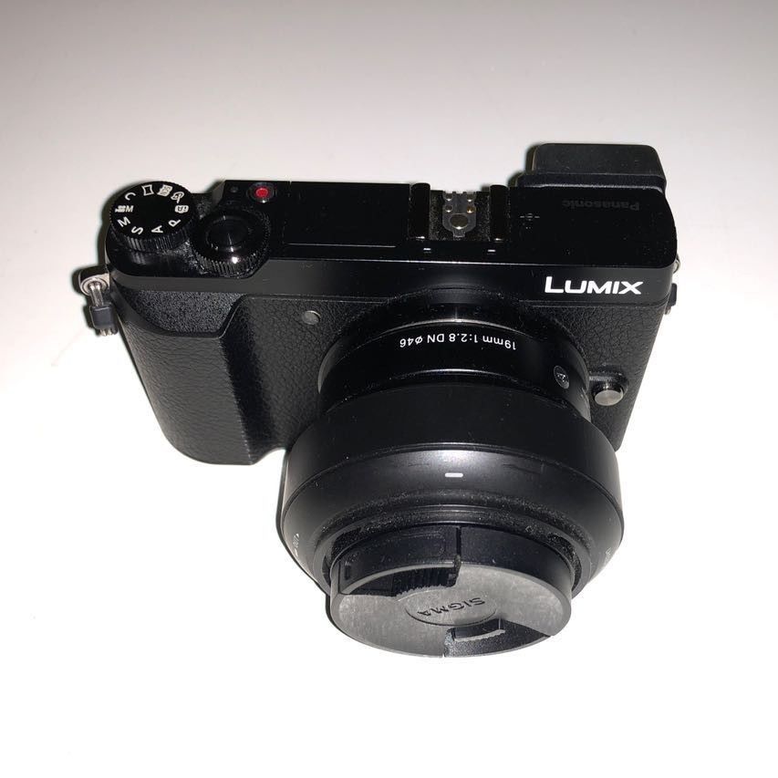 Panasonic LUMIX GX80K + Kit 12-32mm + Sigma 19mm 2,8 + Zubehörpaket