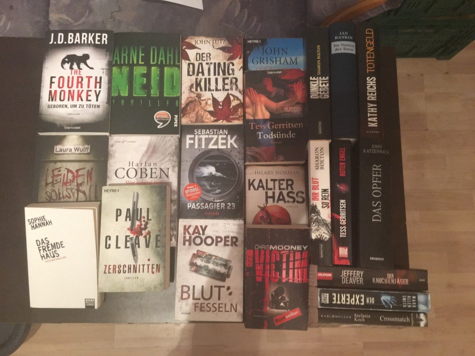 Bücherpaket: 22 Thriller/Horror Bücher zum kleinen Preis 