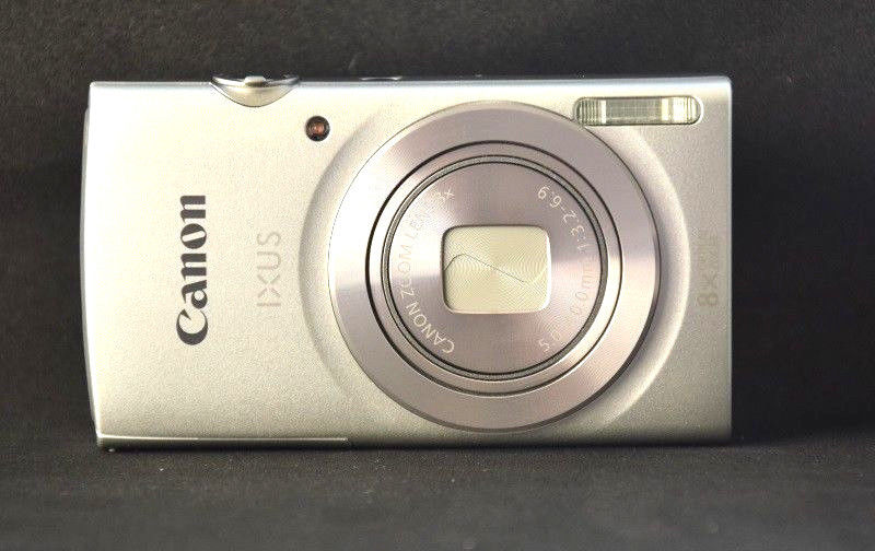 CANON Ixus 185 Digitalkamera  20.0 MP 8x opt. Zoom Silber