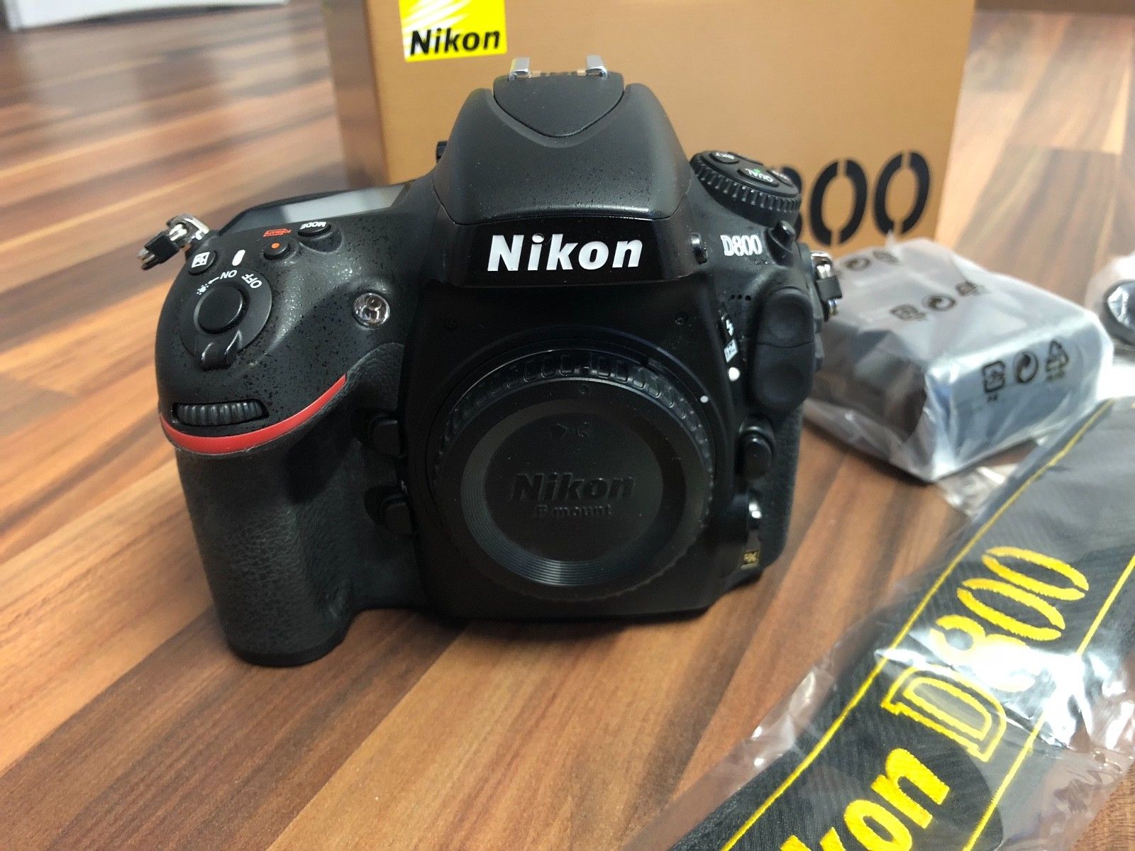 Nikon D800 36.3 MP SLR-Digitalkamera - Schwarz (Nur Gehäuse), wie neu