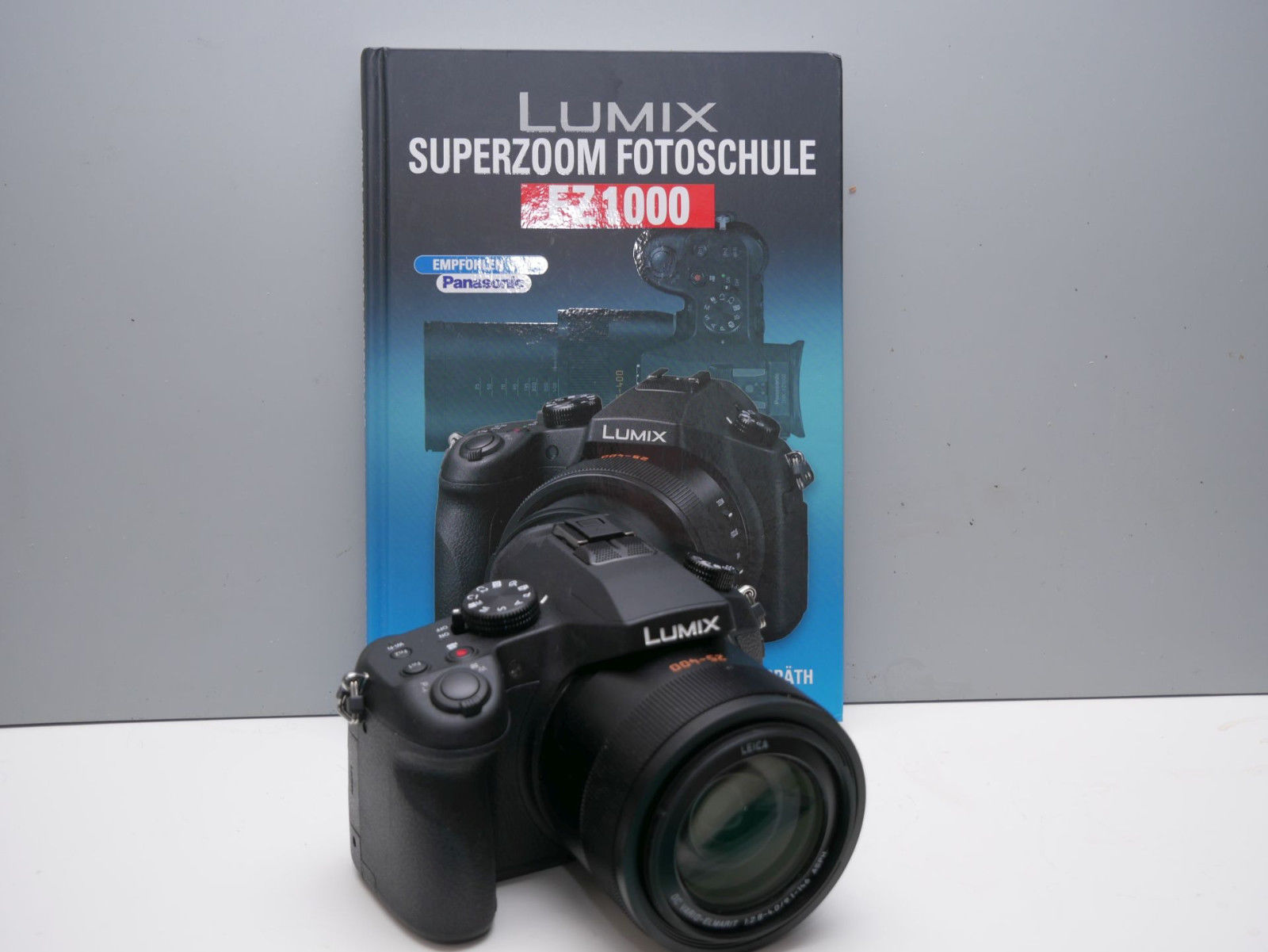 Panasonic LUMIX DMC-FZ1000 20.1 MP Digitalkamera, wie Neu, mit Rechnung 10/2017
