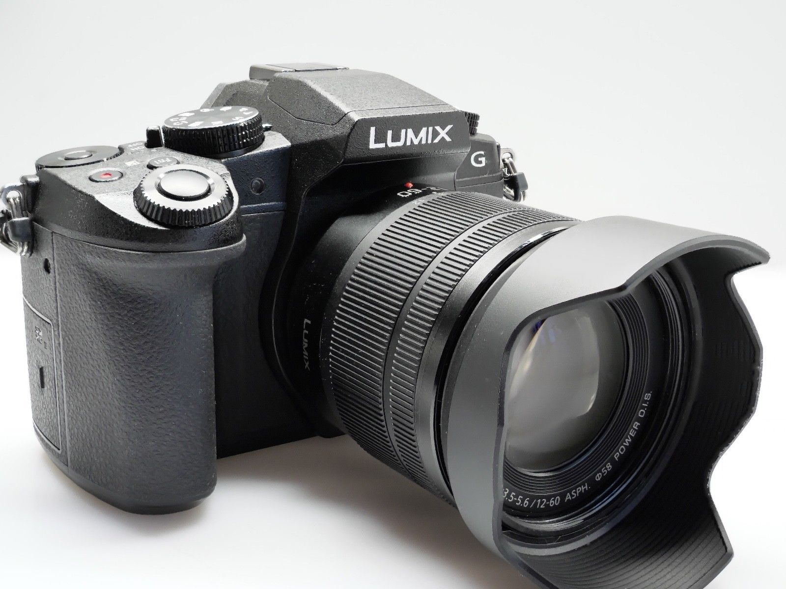 Panasonic Lumix DMC-G81M mit Objektiv Lumix G Vario 12-60mm