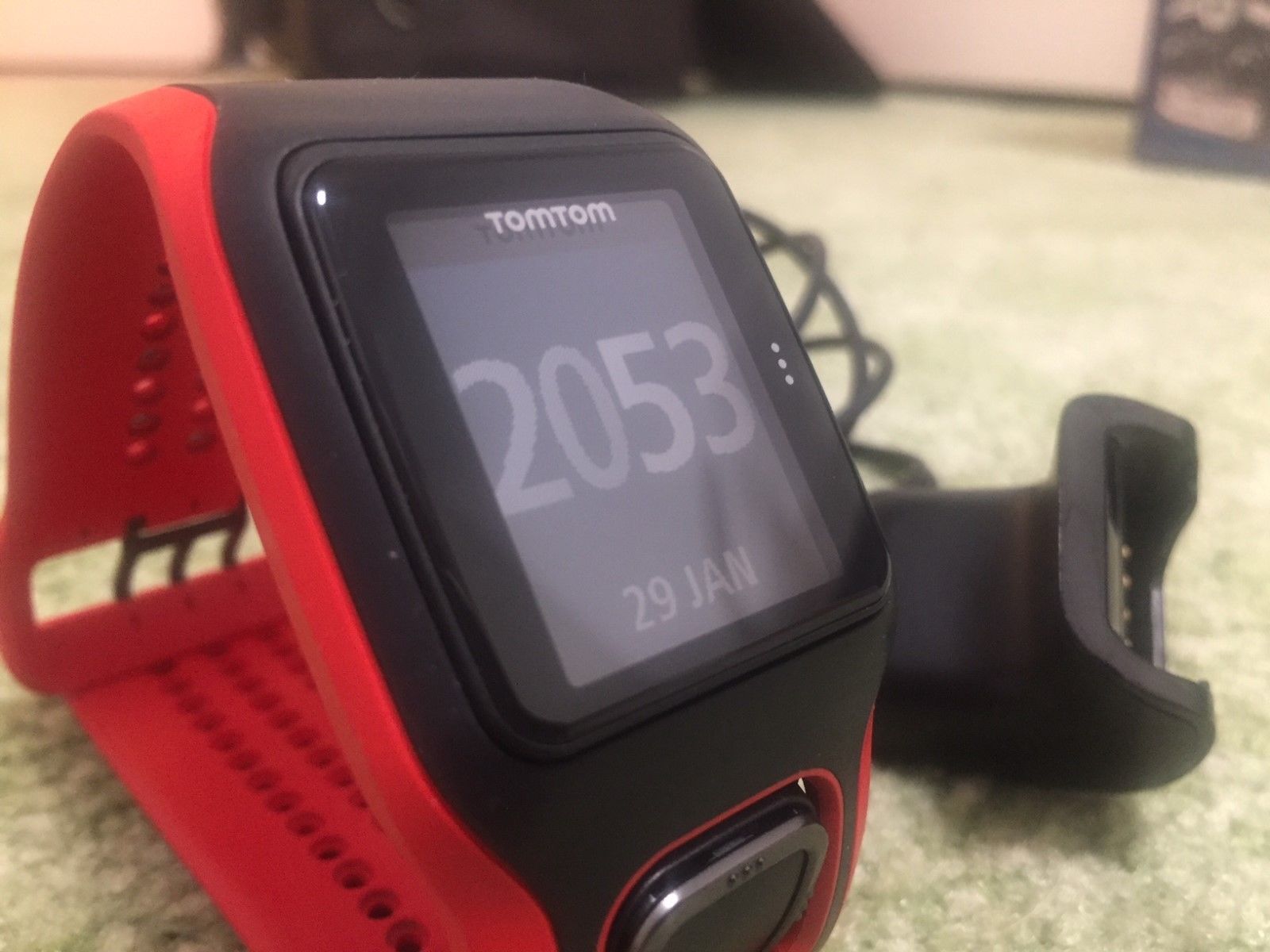 TomTom Multisport Cardio GPS-Sportuhr Watch schwarz/rot Tracker Fitness Puls
