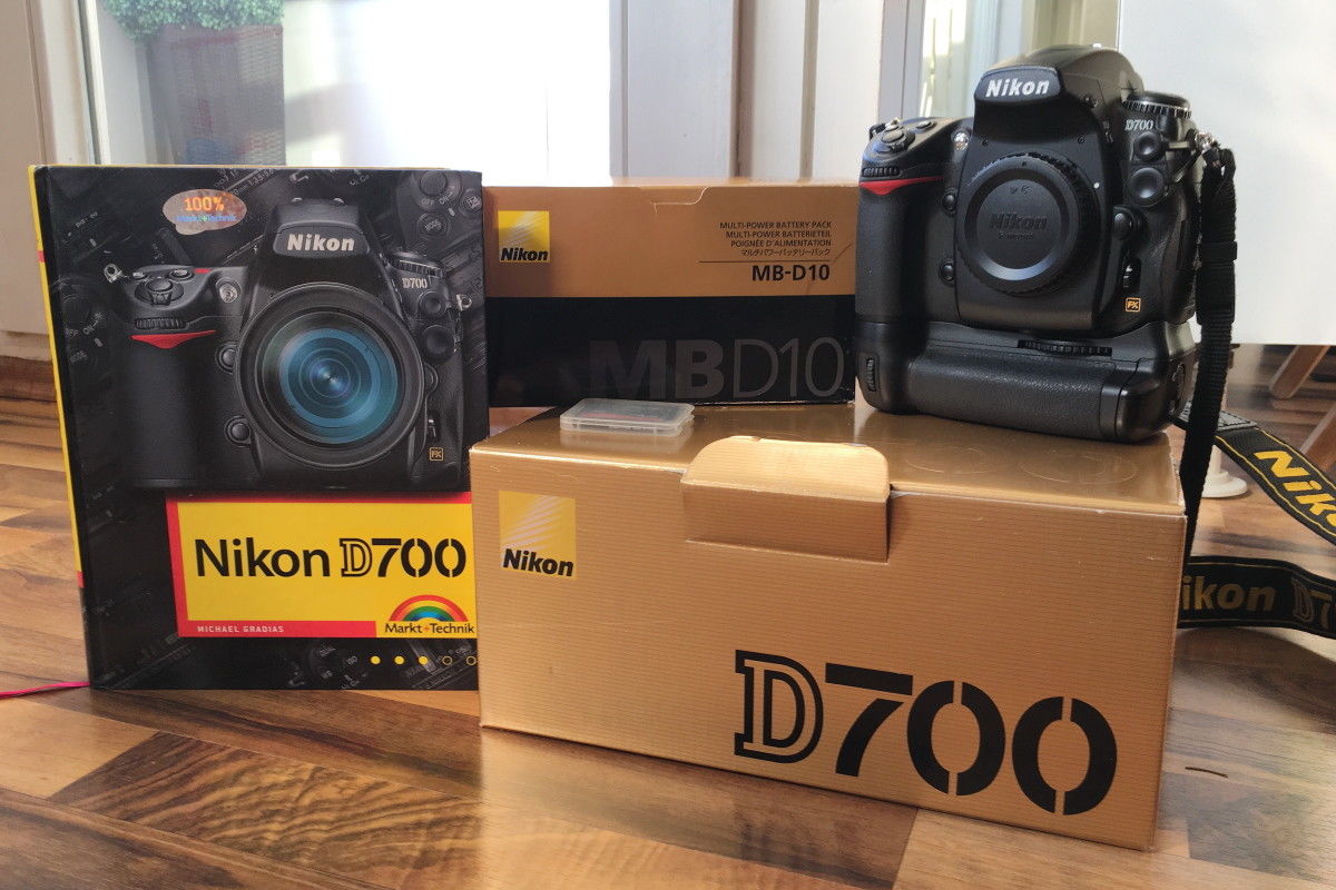 Nikon D700+Batteriegriff MB-D10 unter 20000 Auslösungen