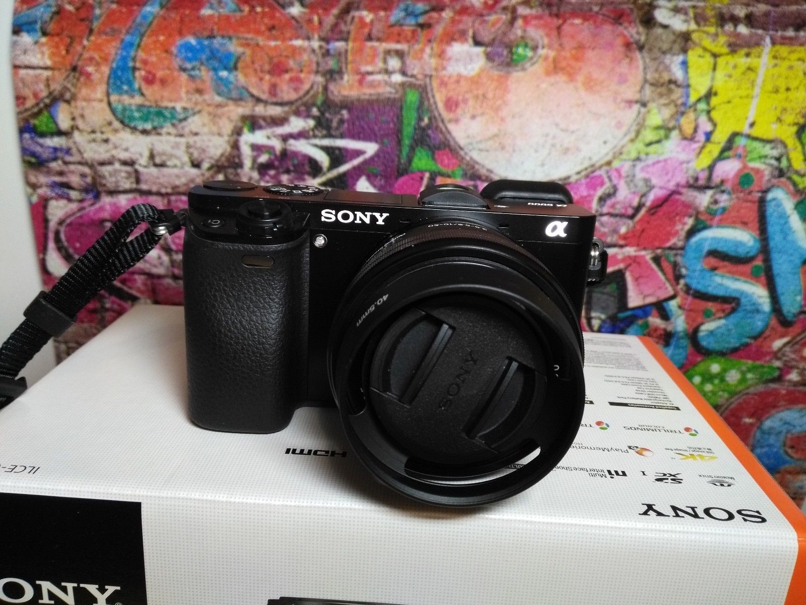 Sony Alpha 6000 24.3 MP DSLR Digitalkamera Schwarz m. Objektiv 16-50mm wie NEU