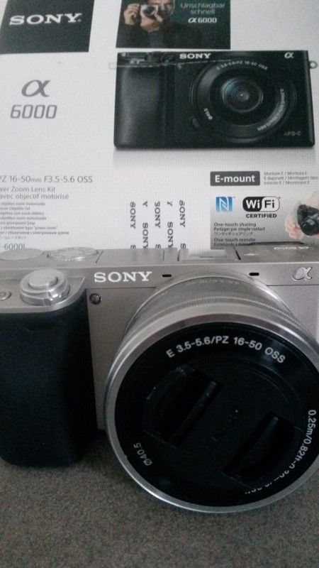 Sony Alpha 6000 SLR-Digitalkamera 16-50mm f/3.5-5.6 OSS - wie neu - MwSt.