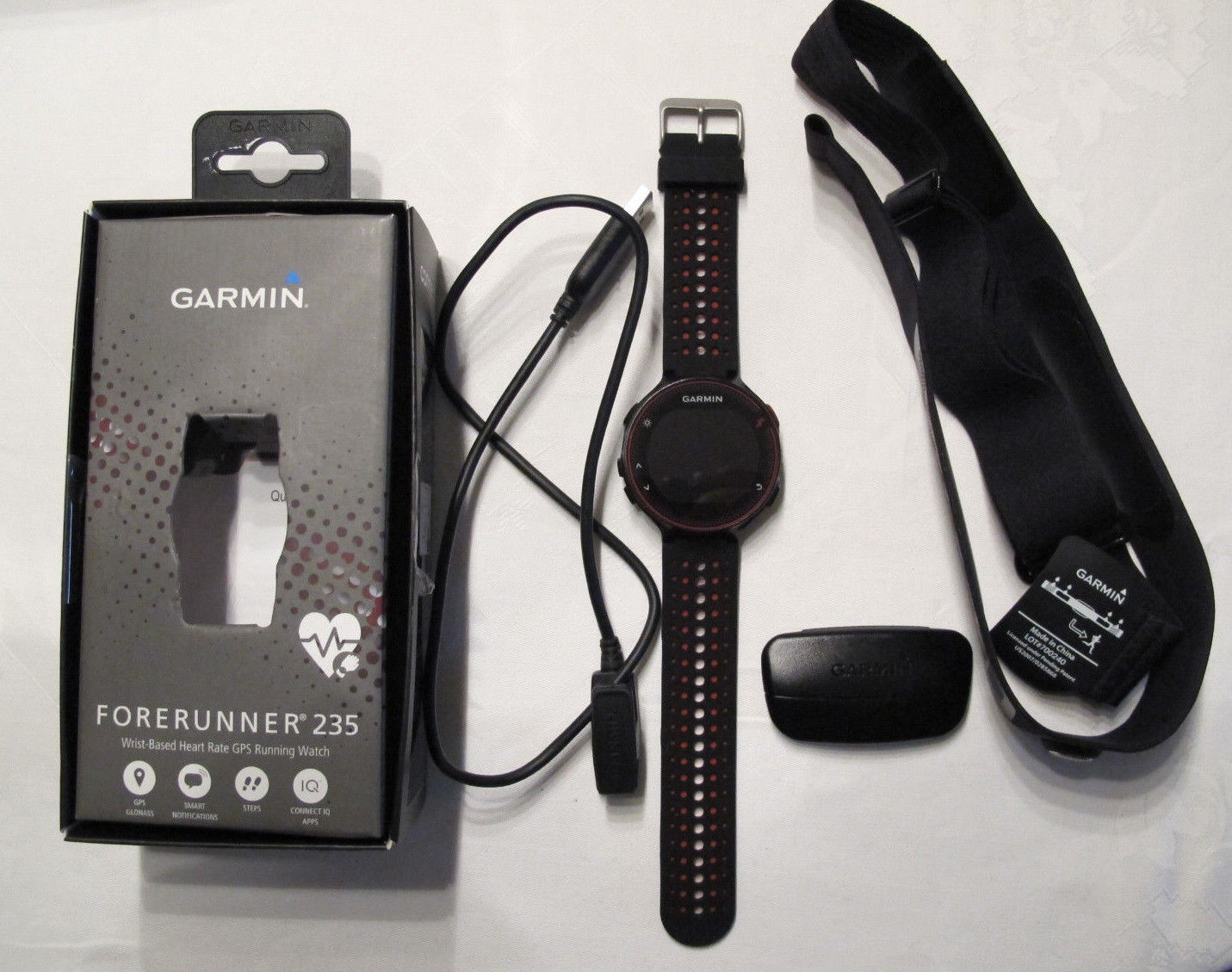 Garmin Forerunner 235 Schwarz/Marsala-Rot GPS-Laufuhr mit Premium Brustgurt 