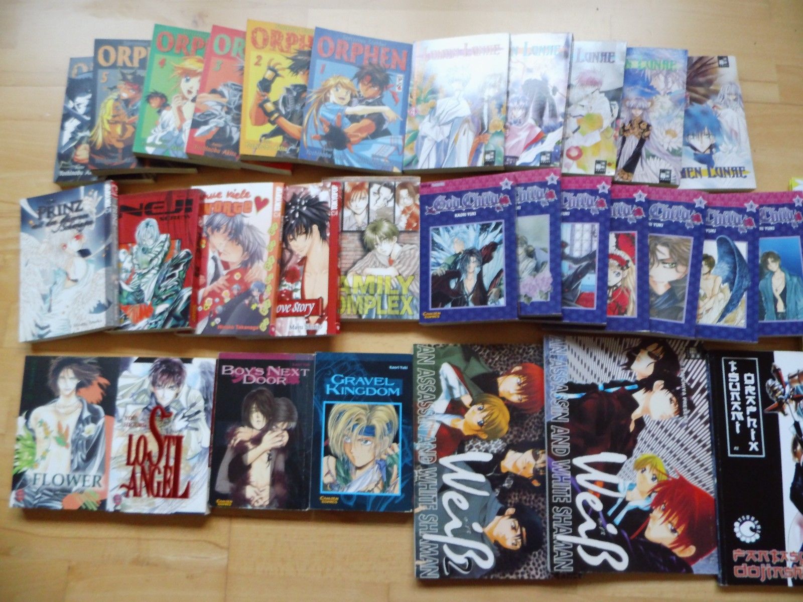 Bücherpaket  30 verschiedene  Mangas z.B.:7 x  God Child ,6 x Orphen siehe Fotos