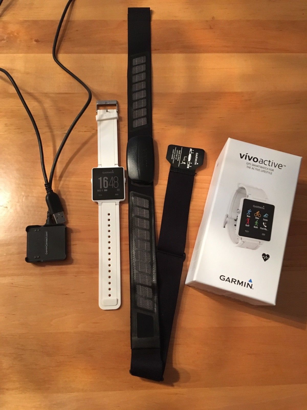 Garmin Vivoactive Smartwatch weiß mit Brustgurt 