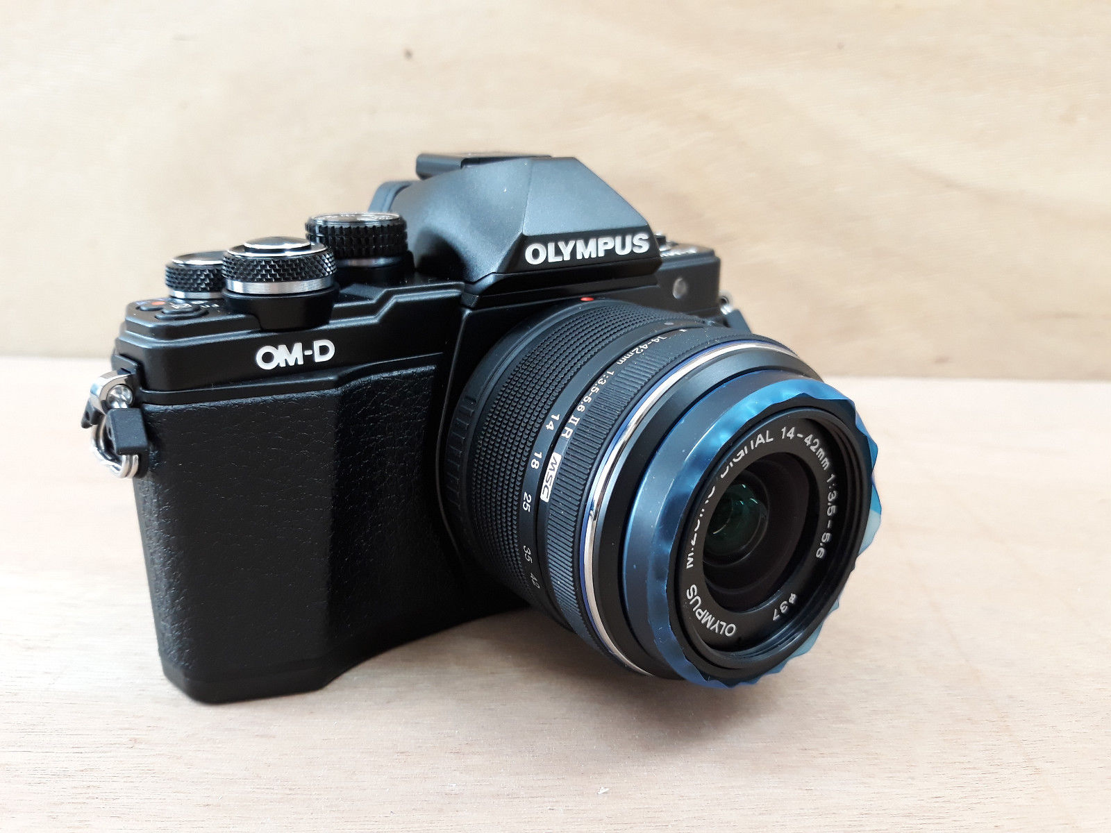  Olympus OM-D E-M10 Mark II Kamera + M.ZUIKO DIGITAL 14?42mm 1:3.5?5.6 II R, Neu