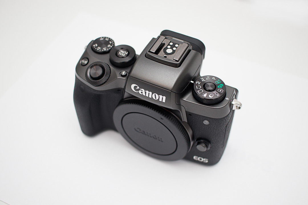 Canon EOS M5 OVP 24.2 MP Digitalkamera EF-M Body wie neu mit Garantie
