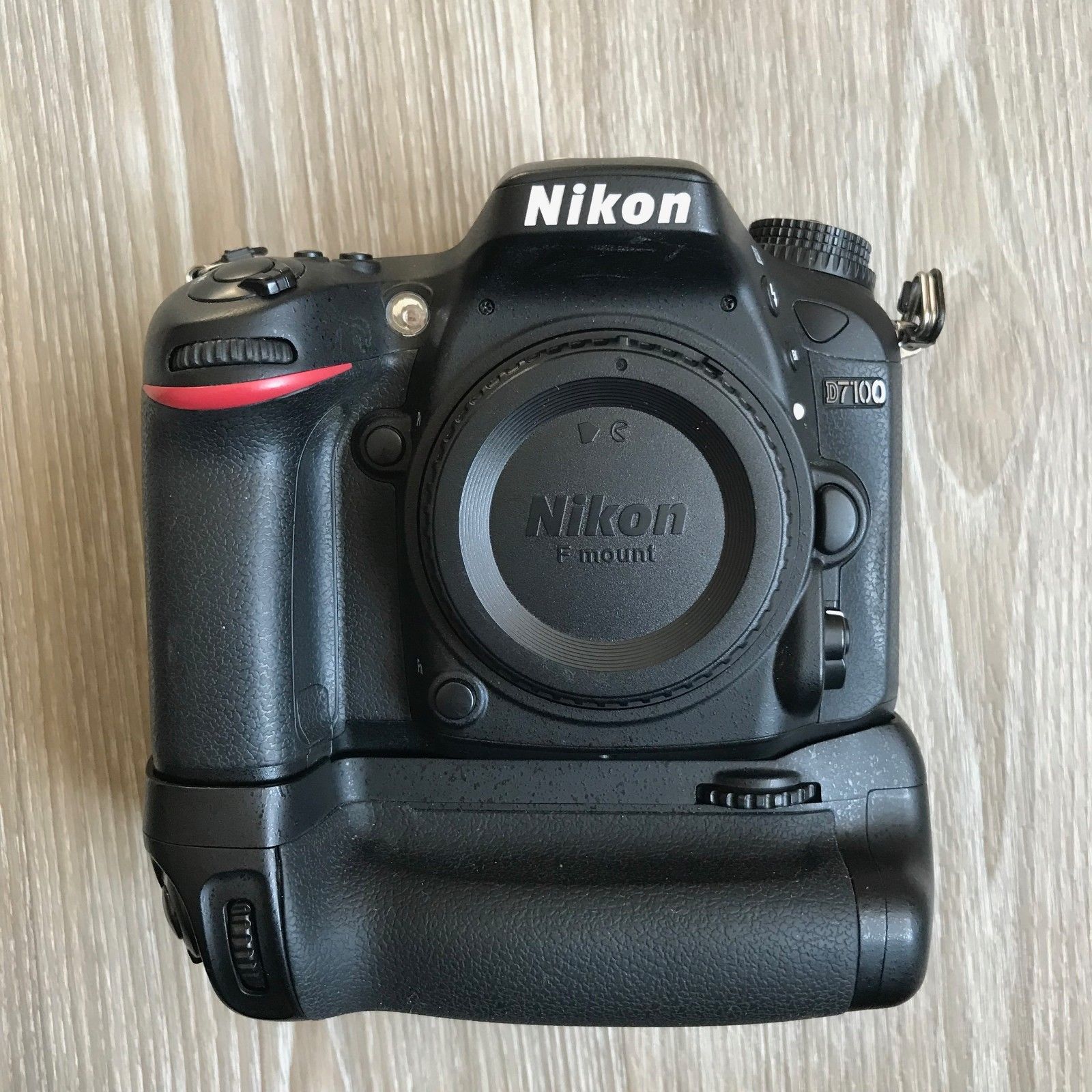 Nikon D D7100 24.1 MP SLR-D - OVP, incl. 2x32 GB Speicher,Batteriegriff