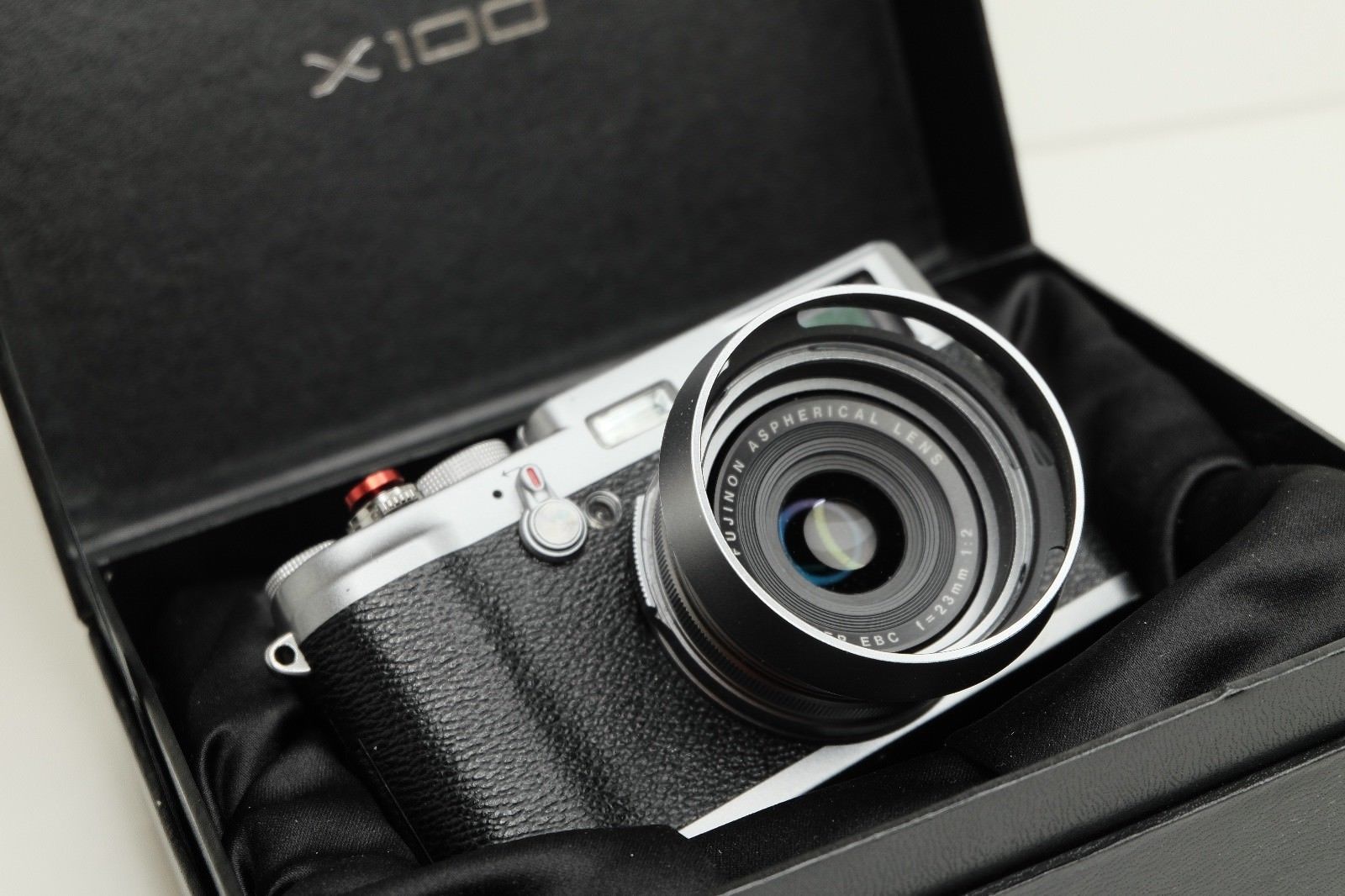 Fujifilm FinePix X Series X100 12.3MP Digitalkamera - Schwarz 