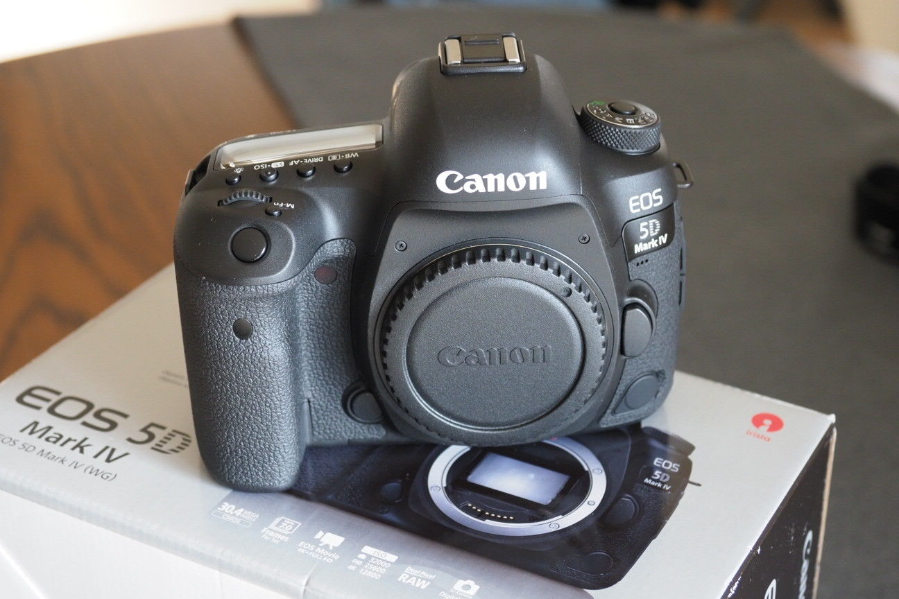 Canon EOS 5D Mark IV 30.4MP Digitalkamera - Schwarz, wie neu m. Zubehörpaket