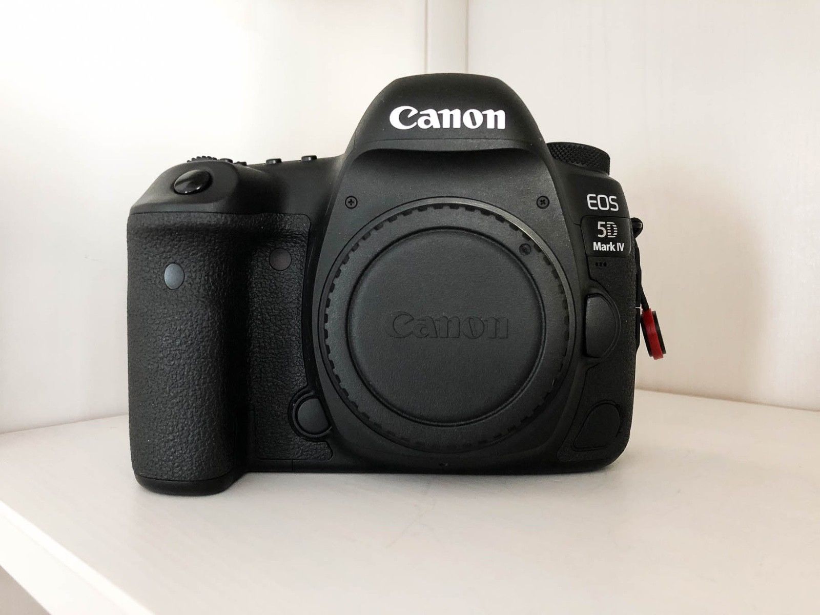 Canon EOS 5D Mark IV 30.4MP / Unter 3000 Auslösungen