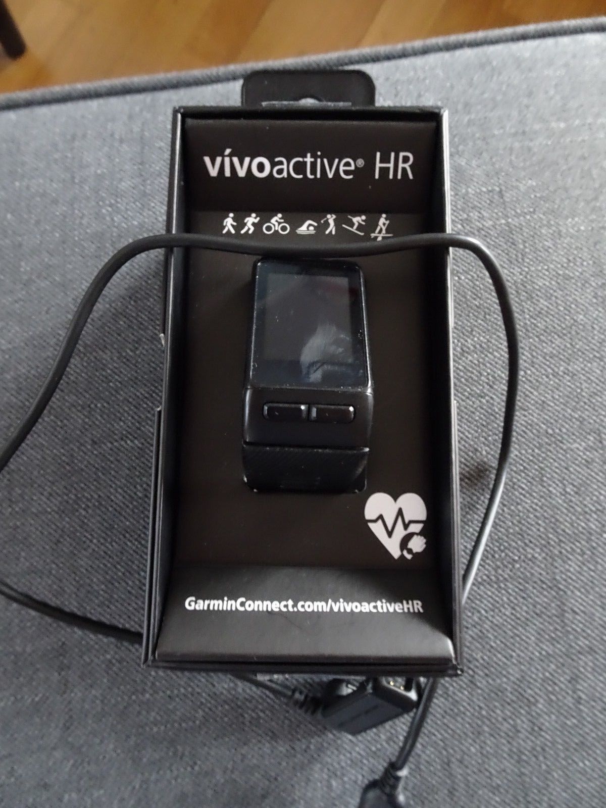 Garmin Vivoactive HR Sport GPS-Smartwatch mit Herzfrequenzmessung am Handgelenk