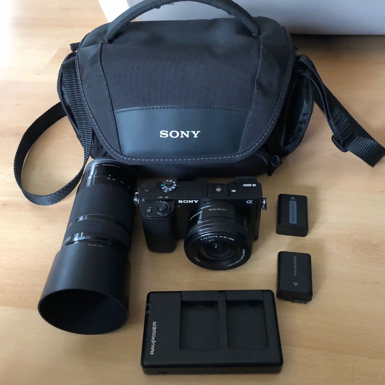 Sony Alpha ILCE-6000Y 24.3 MP Digitalkamera - Schwarz (Kit mit OSS 16-50mm und O