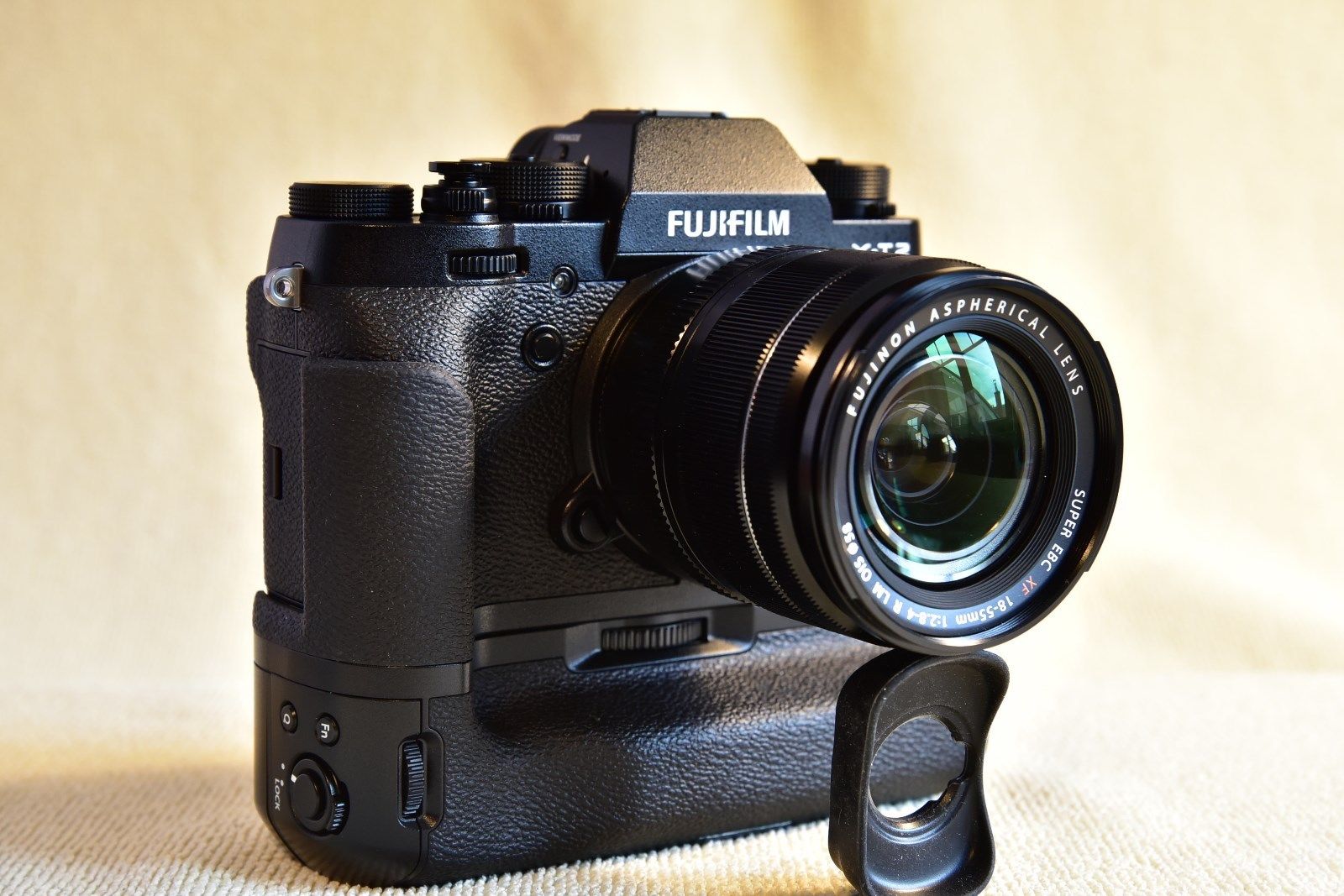 Fujifilm X-T2 - mit XF 18-55mm F2,8-4,0 mit Batteriegriff - neuwertig- Garantie-