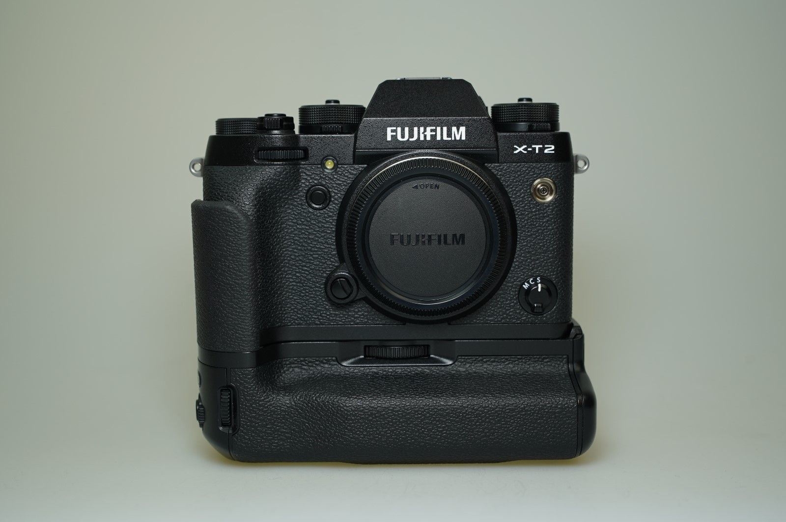Fuji X-T2 24.3MP Digitalkamera in OVP inkl. Batteriegriff
