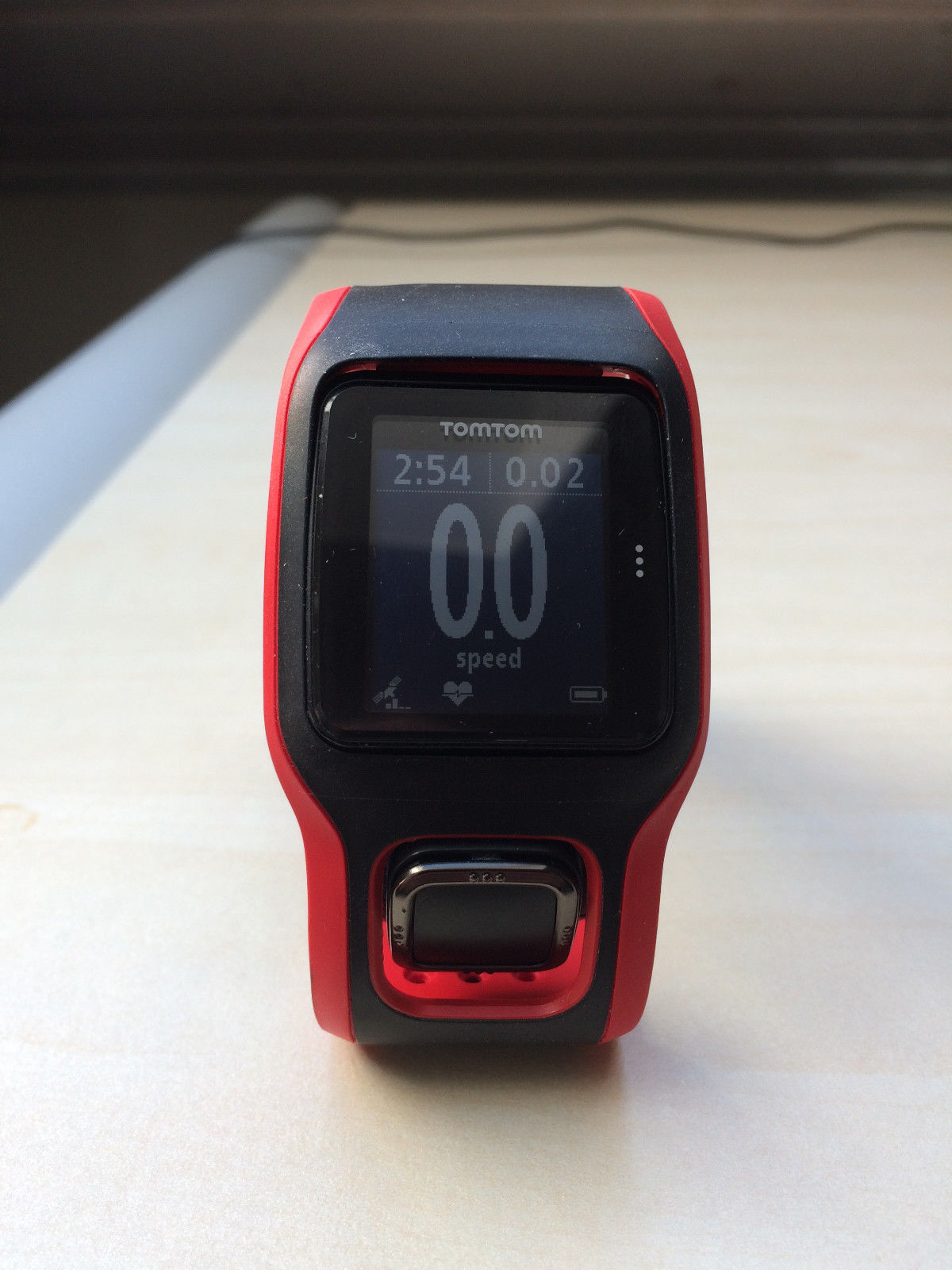 TomTom Runner Cardio GPS-Sportuhr schwarz/rot Indoor-Tracker Fitness Herz Puls
