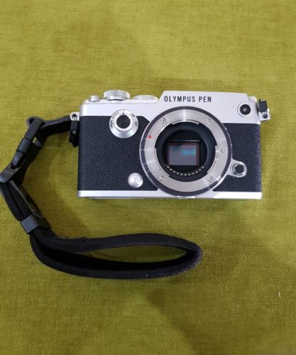 Olympus PEN-F 20.3MP Digitalkamera, Silber, nur Gehäuse, wie neu. 