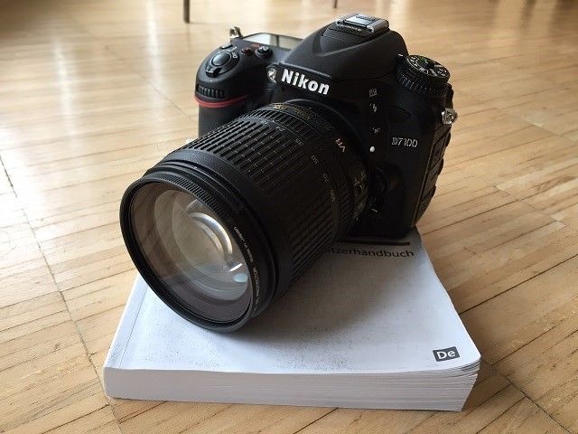 Nikon  D7100 24.1 MP SLR-Digitalkamera - Kit 18 - 105 mm