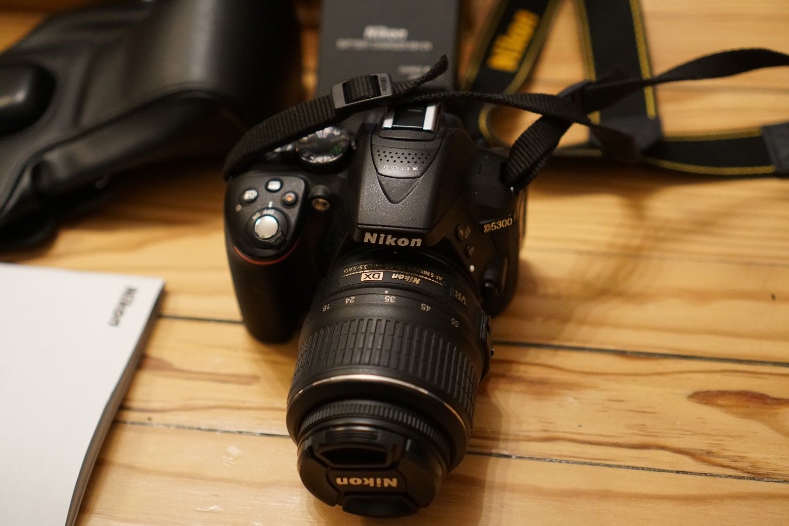 Nikon D D5300 24.2 MP SLR-Digitalkamera - Schwarz (Kit m/ AF-S DX 18-55mm...
